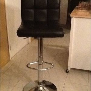 3 barstools